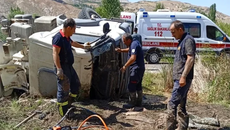 Malatya’da çimento mikseri devrildi, 2 kişi yaralandı