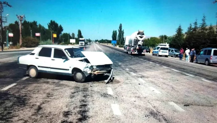 Malatya’da otomobil ile hafif ticari araç çarpıştı, 2 kişi yaralandı