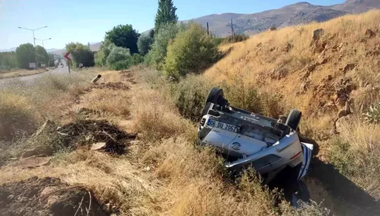 Malatya’da otomobil şarampole devrildi, bir kişi yaralandı